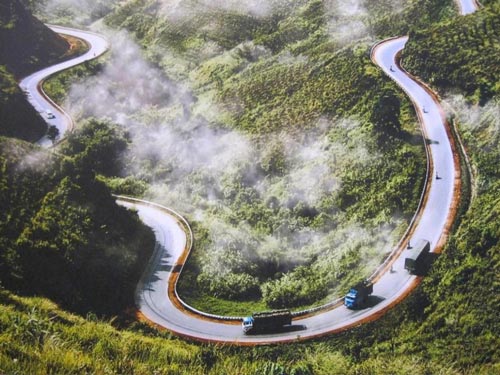 Những cung đèo đẹp nhất nối liền phố núi và phố biển của Việt Nam